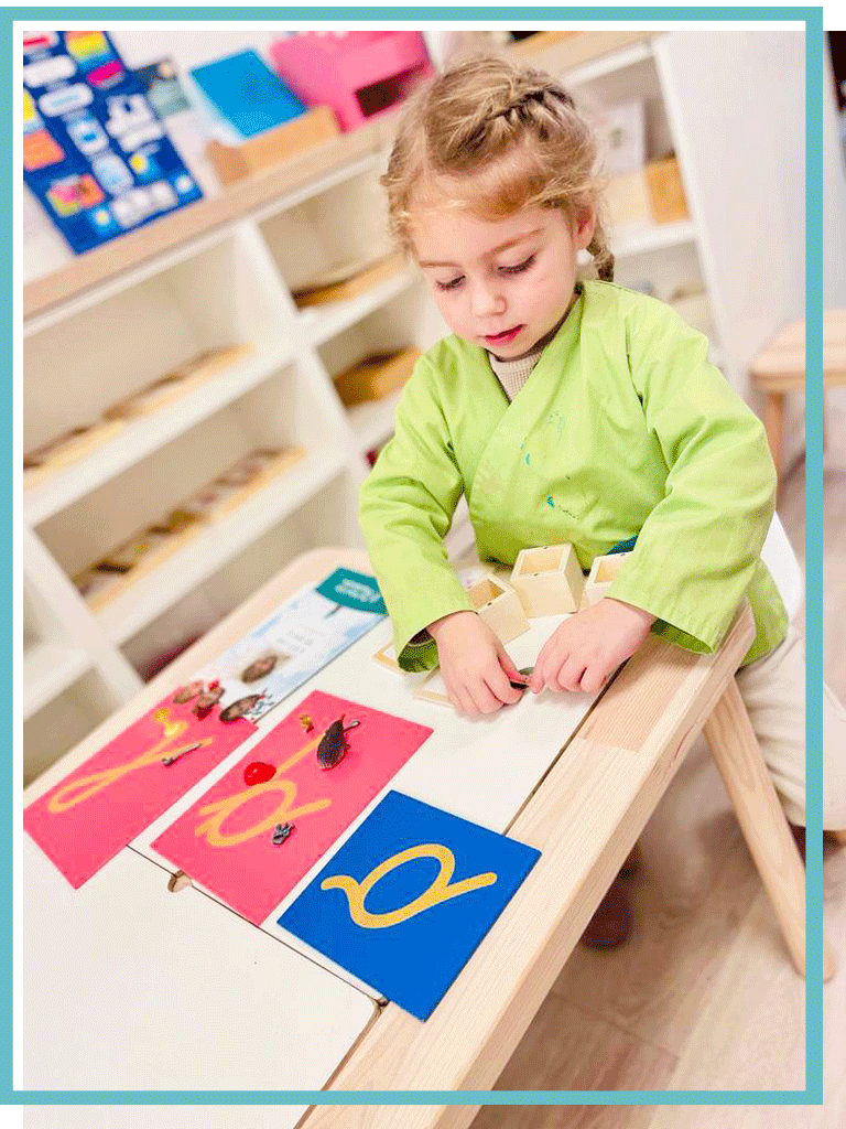 Pourquoi inscrire son enfant de 2 ans dans une maternelle Montessori ? -  123 mon école